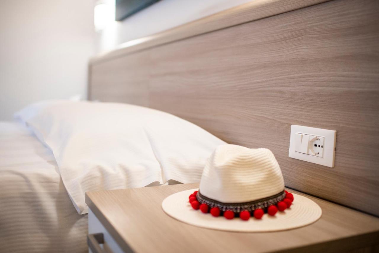 La Nicchia Hotel ซานวิโต โลคาโป ภายนอก รูปภาพ